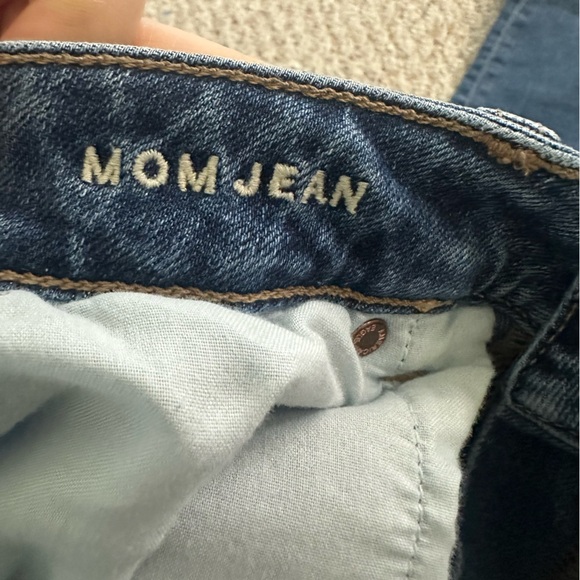 American Eagle Outfitters Mom Jean Blue size 8 Short - Picture 5 of 8